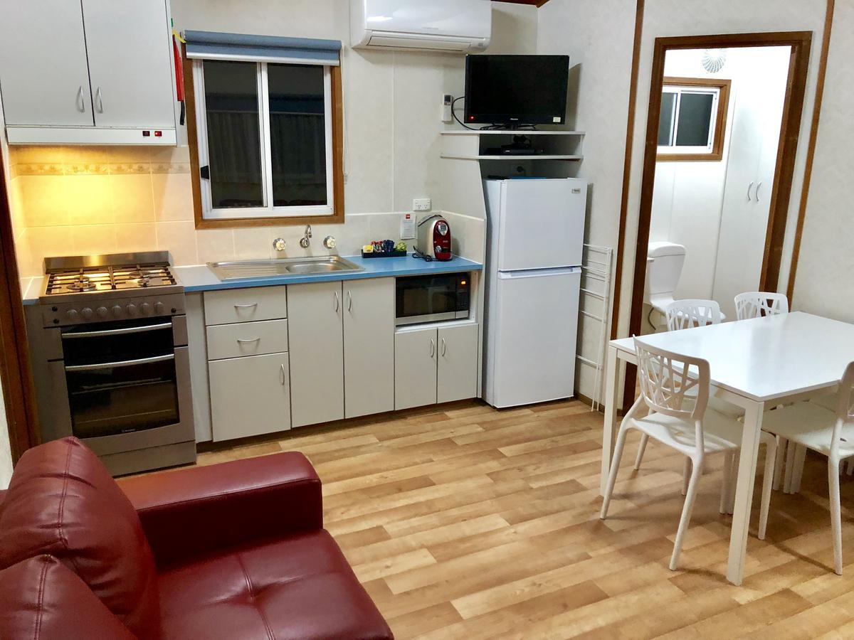 Toora Tourist Park Otel Oda fotoğraf
