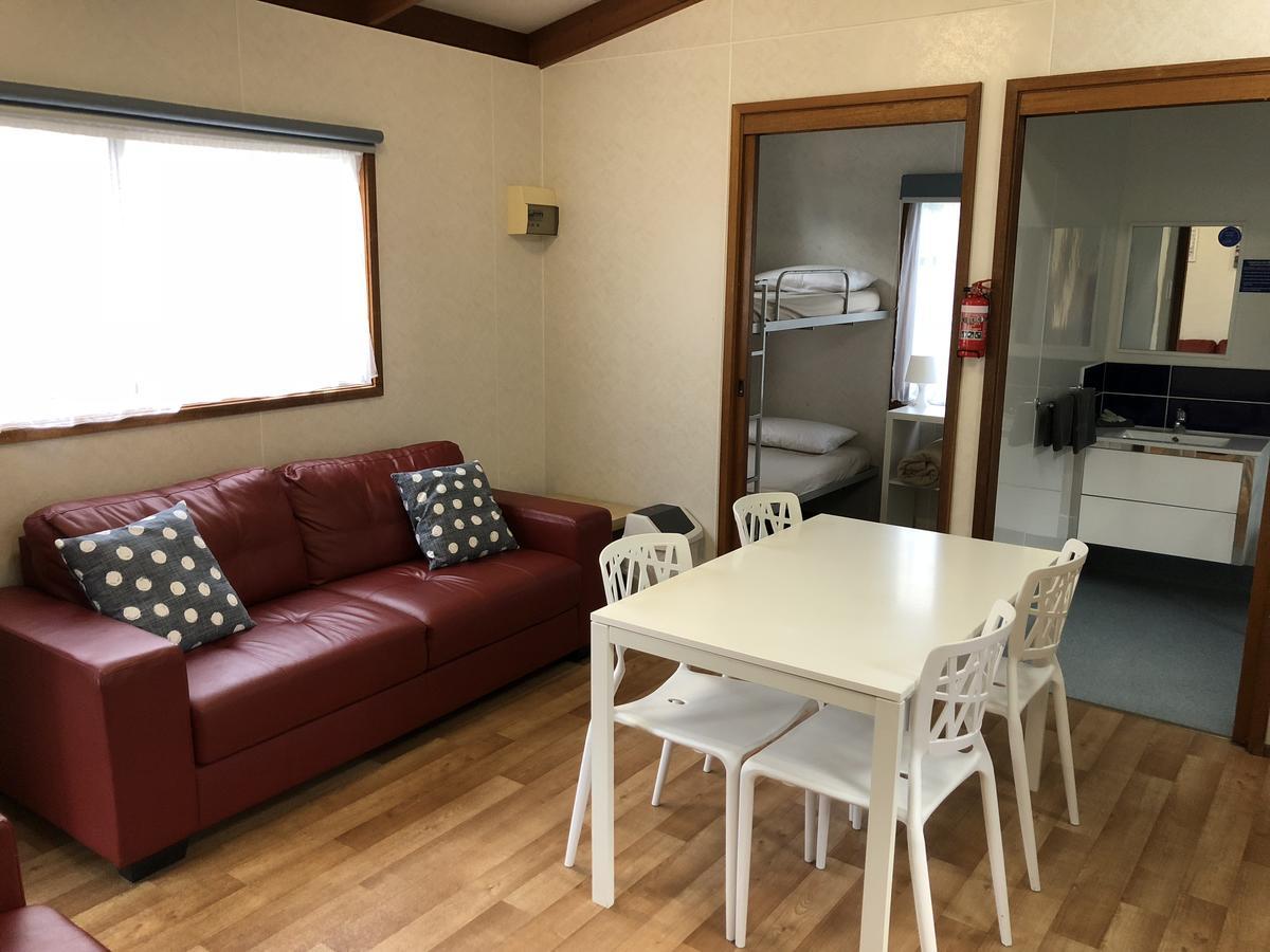 Toora Tourist Park Otel Oda fotoğraf